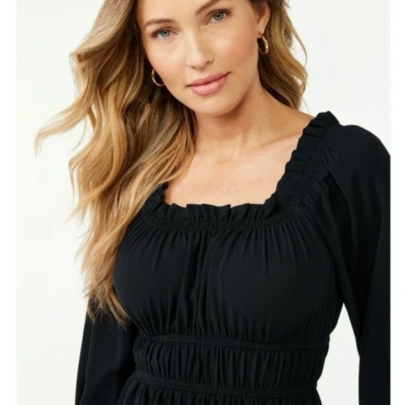 NWT Black Puff Sleeve Smocked Blouse - Picture 6 of 7